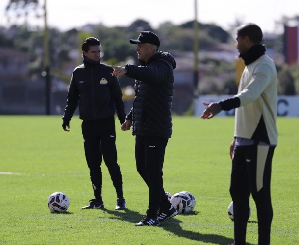 eduardo-baptista-treina-a-parte-tatica