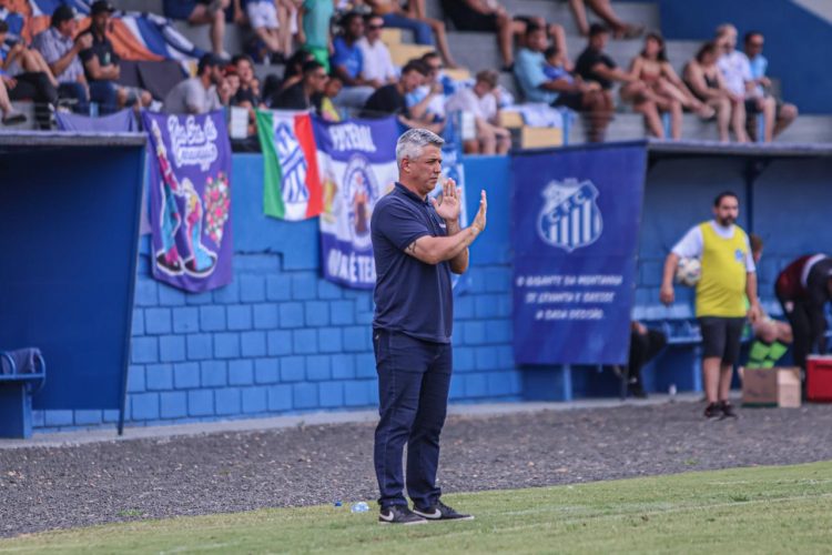 f090d105-3d32-4416-a17b-35b46b7501e2