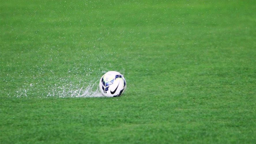 futebol-com-chuva